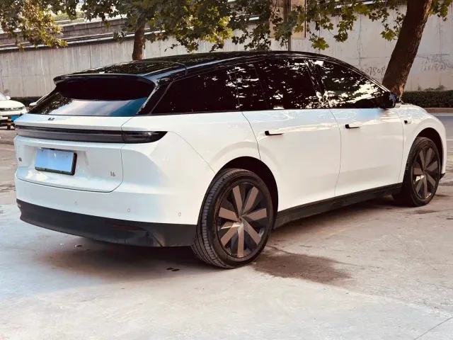 Li Auto i6 — Фото автомобиля 5