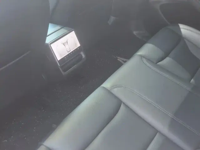 Tesla Model 3 — Фото автомобиля 7