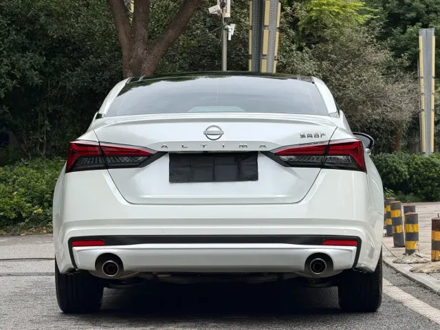 Nissan Teana — Фото автомобиля 5
