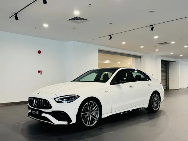 Фотография автомобиля — Mercedes-Benz C-Class AMG