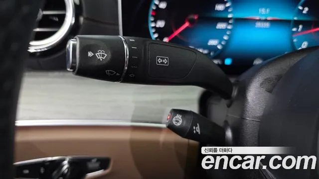 Mercedes-Benz E-Class E-класс W213 E350 4MATIC Exclusive — Фото автомобиля 28