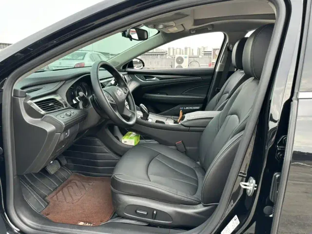 Buick LaCrosse — Фото автомобиля 12