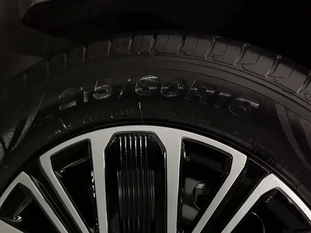 Geely Galaxy Galaxy Stellar 6 2025 60km Voyager Edition — Фото автомобиля 24
