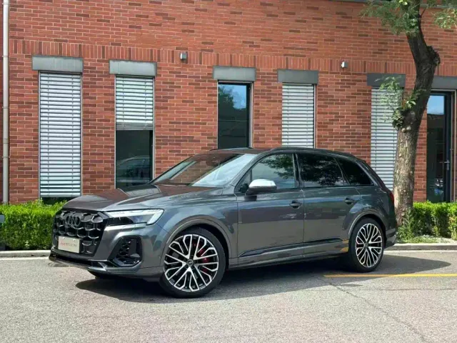 Фотография автомобиля — Audi SQ7
