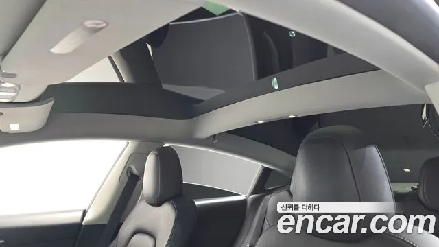 Tesla Model 3 — Фото автомобиля 17
