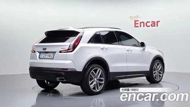 Cadillac XT4 2.0 Sport AWD — Фото автомобиля 2
