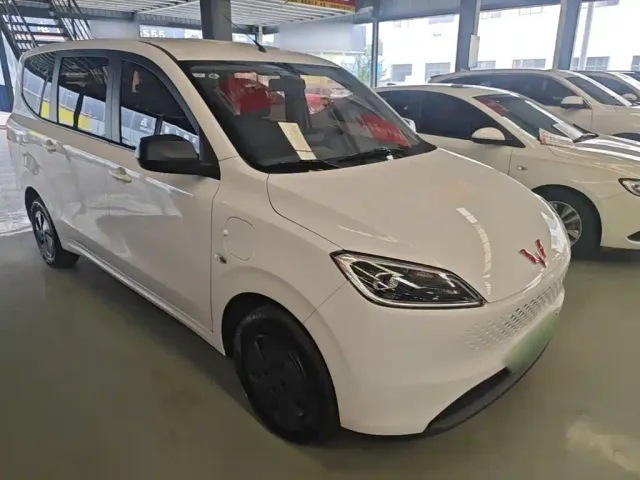 Wuling Hongguang — Фото автомобиля 21