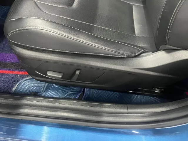 Hyundai Elantra 2022 1.5L CVT LUX Premium Edition — Фото автомобиля 8