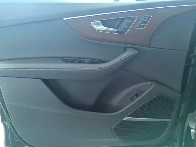 Audi Q7 — Фото автомобиля 16