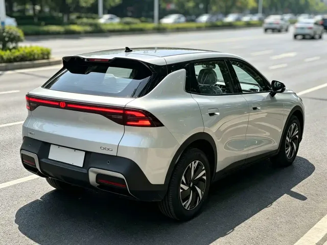 Changan Qiyuan Q05 — Фото автомобиля 14