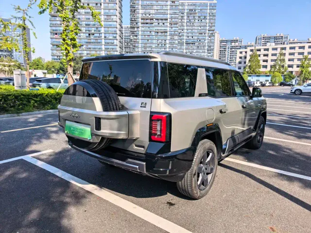 BYD FangChengBao Leopard 8 — Фото автомобиля 7