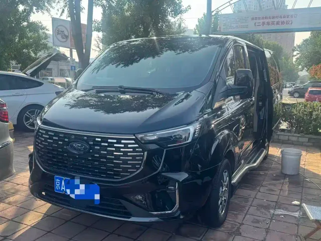 Фотография автомобиля — Ford Tourneo