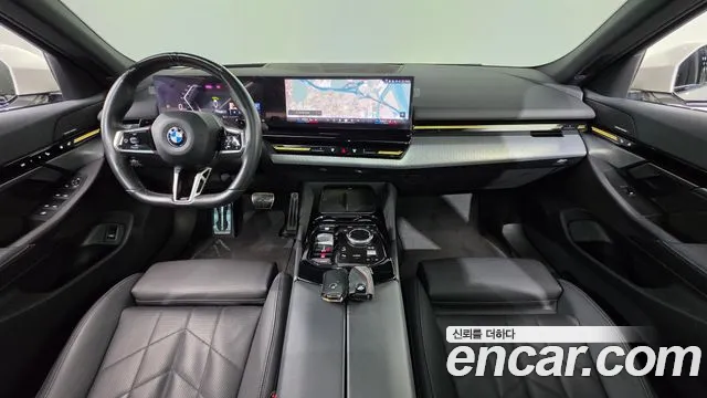 BMW 5 Series G60 — Фото автомобиля 10
