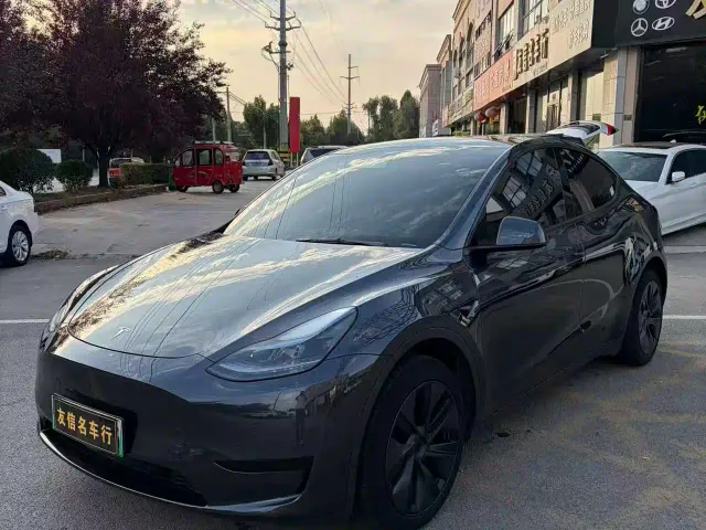 Фотография автомобиля — Tesla Model Y