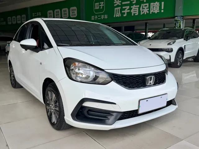 Honda Fit — Фото автомобиля 3