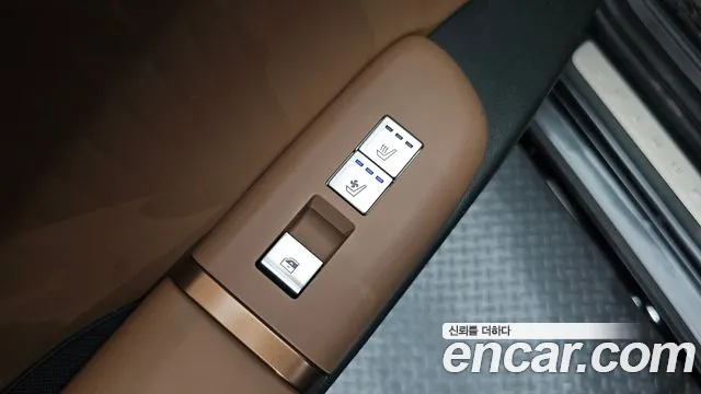 Hyundai Grandeur GN7 — Фото автомобиля 30