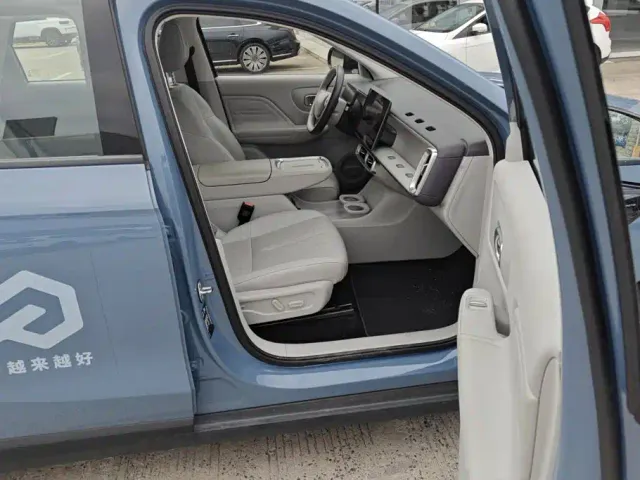 Leapmotor B10 — Фото автомобиля 8