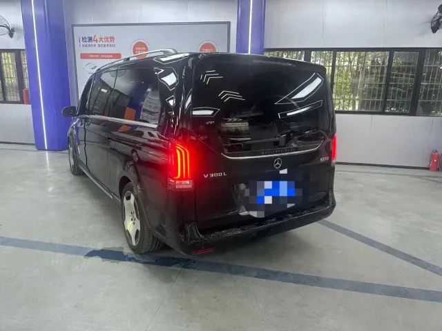 Mercedes-Benz V-Class — Фото автомобиля 4
