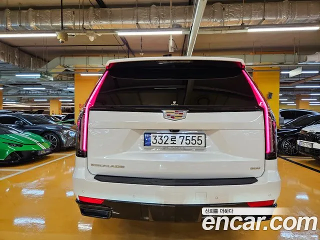 Cadillac Escalade — Фото автомобиля 4