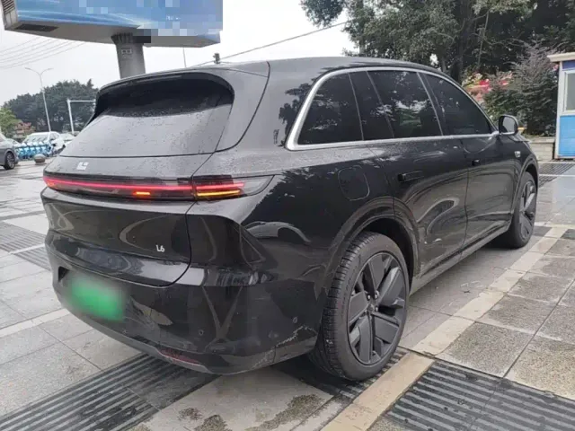 Li Auto L6 — Фото автомобиля 6
