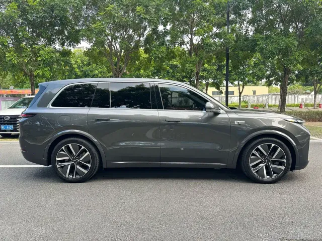 Li Auto L9 — Фото автомобиля 24
