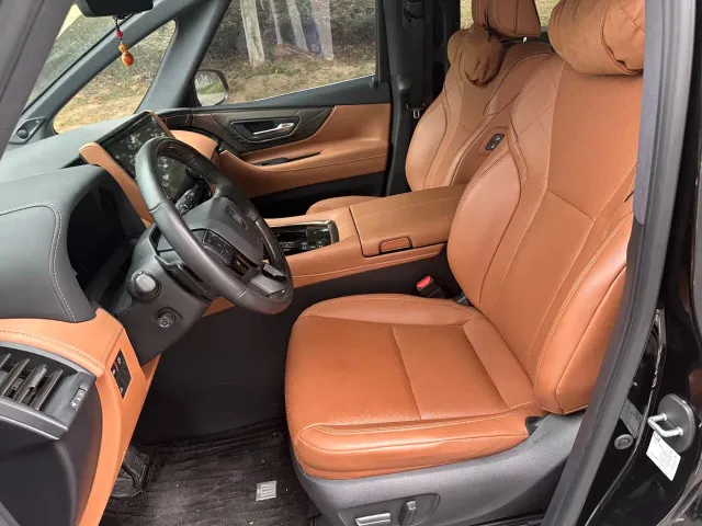 Toyota Vellfire — Фото автомобиля 12
