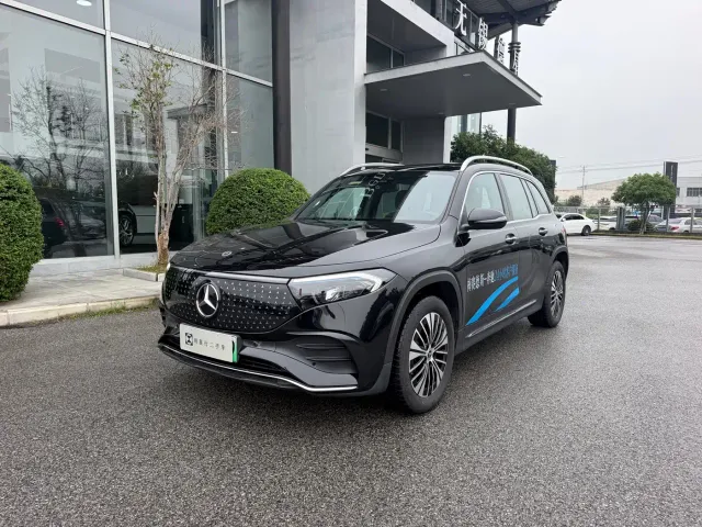 Фотография автомобиля — Mercedes-Benz EQB