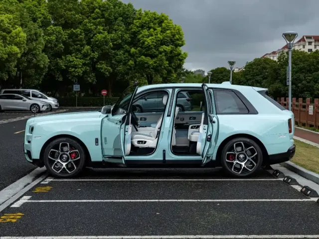 Rolls-Royce Cullinan — Фото автомобиля 8