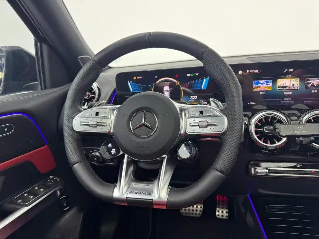 Mercedes-Benz GLB AMG — Фото автомобиля 16