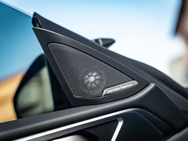 BMW i4 — Фото автомобиля 9
