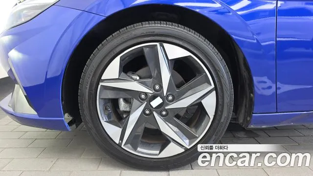 Hyundai Avante CN7 — Фото автомобиля 5