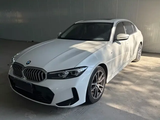 Фотография автомобиля — BMW 3 Series