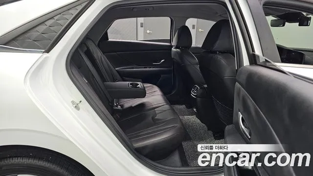 Hyundai Avante CN7 — Фото автомобиля 17