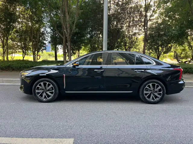 Hongqi H5 PHEV — Фото автомобиля 4