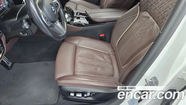 BMW 5 Series G30 — Фото автомобиля 24