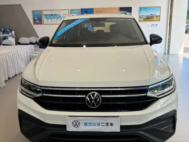 Volkswagen Tiguan L — Фото автомобиля 2