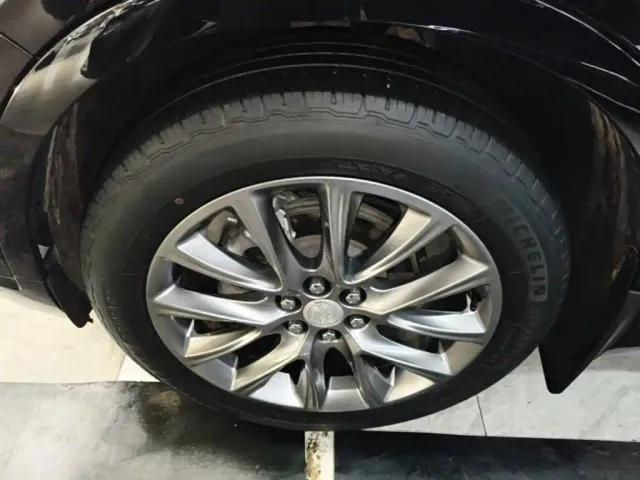 Buick Enclave — Фото автомобиля 22