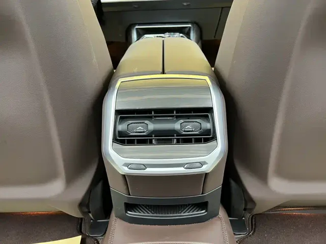 BMW 7 Series — Фото автомобиля 15