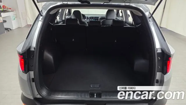 Hyundai Tucson Tucson (NX4) Дизель 2.0 2WD — Фото автомобиля 20