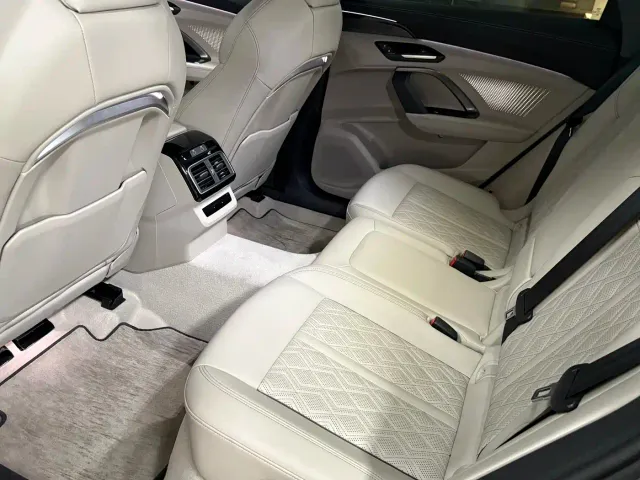 Audi Q5L — Фото автомобиля 10