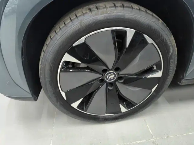 BYD Tang L — Фото автомобиля 6