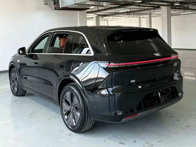 Li Auto L6 — Фото автомобиля 7