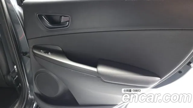 Hyundai Kona — Фото автомобиля 13
