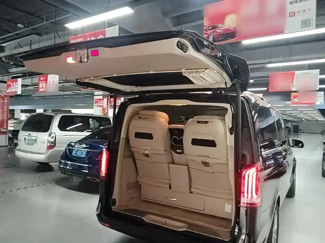 Mercedes-Benz V-Class — Фото автомобиля 18