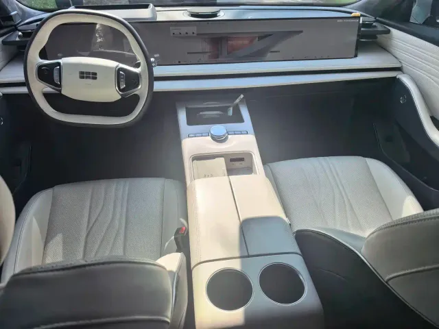 Geely Galaxy E8 — Фото автомобиля 8