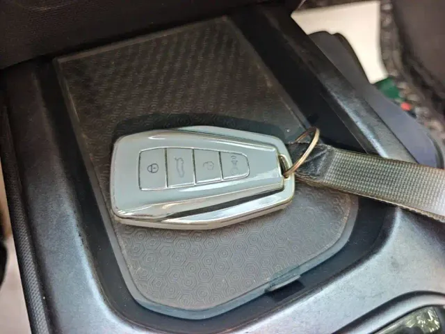 Geely ICON — Фото автомобиля 8