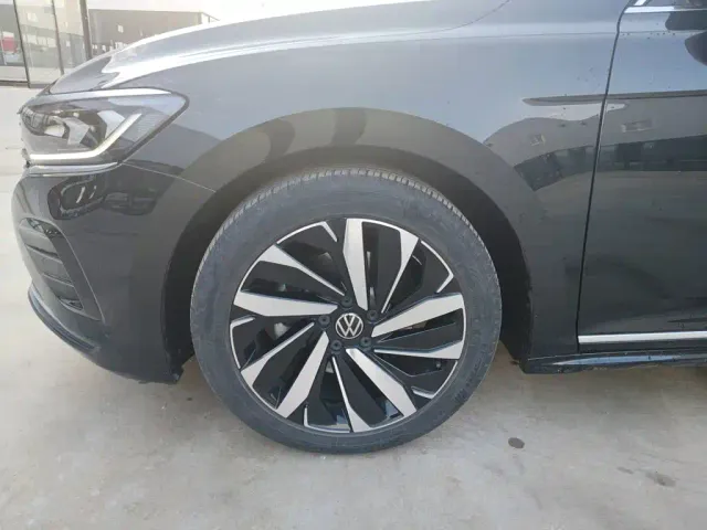 Volkswagen Passat — Фото автомобиля 16