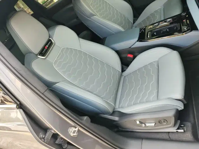 Audi Q6L e-tron — Фото автомобиля 24