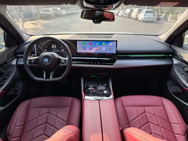 BMW 5 Series — Фото автомобиля 8