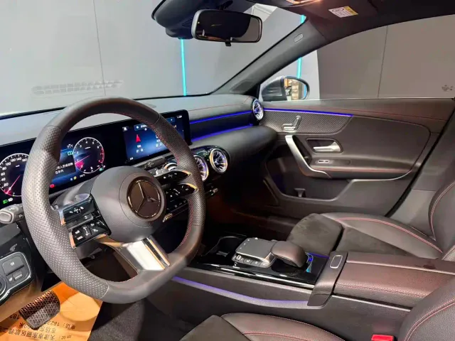 Mercedes-Benz A-Class — Фото автомобиля 11